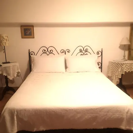 Alojamento de Acomodação e Pequeno-almoço Parnaso 3*