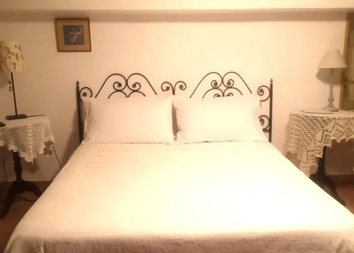 Alojamento de Acomodação e Pequeno-almoço Parnaso 3*